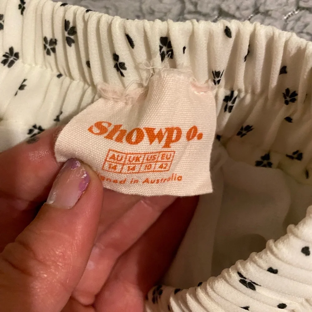 Beautiful showpi skirt - Picture 4 of 5